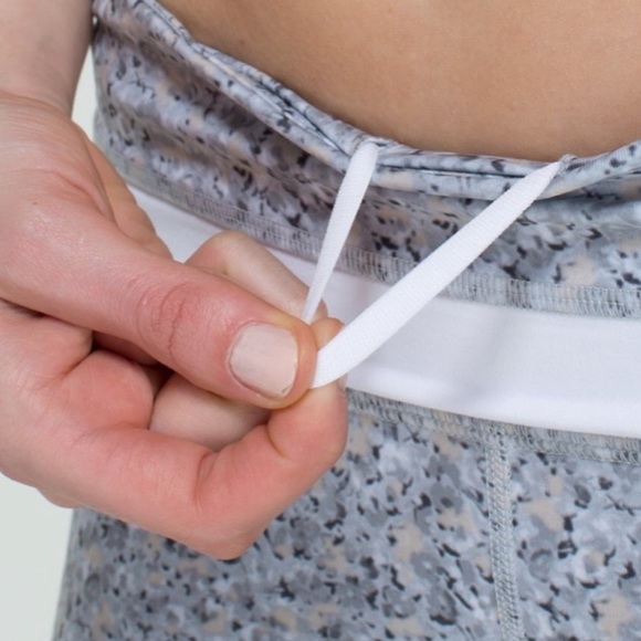 Lululemon Run Inspire Crop Leggings - Picture 2 of 12